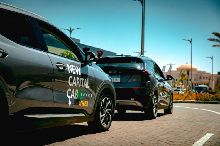 اليوم… بدء التشغيل التجريبي لـ “التاكسي العاصمة الكهربائي”