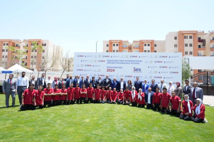 افتتاح مدرسة ماونتن فيو الدولية للتكنولوجيا التطبيقية(IATS) كأول مدرسة متخصصة في إدارة المنشآت والمسطحات الخضراء 