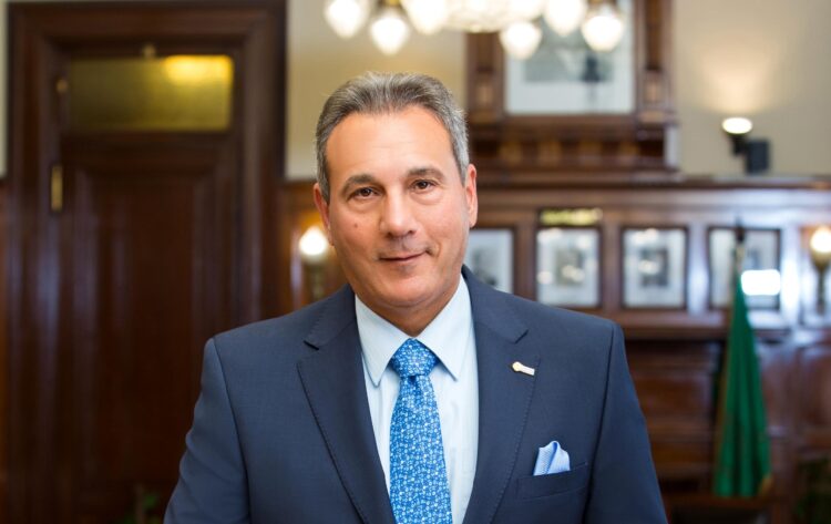 محمد الاتربي رئيس مجلس إدارة بنك مصر ضمن قائمة فوربس لأقوى الرؤساء التنفيذيين بالشرق الأوسط خلال 2024