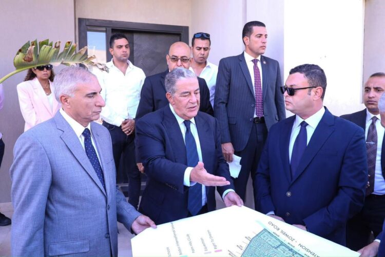 وزير الإسكان يتفقد مشروع باديا “واحة أكتوبر” بالشراكة مع شركة بالم هيلز للتطوير العقاري بمدينة أكتوبر الجديدة