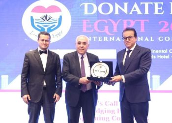 رئيس الوزراء يلتقي بأبرز علماء العالم في مجال زراعة الأعضاء خلال الحفل الختامي للمؤتمر الدولي لمؤسسة “تبرع مصر حياة