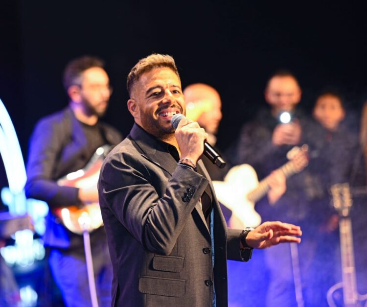 محمد حماقي يشعل حفل إطلاق مشروع ” شبابيك ” لشركة ” ماركيه ” للتطوير العقارى باروع اغانيه