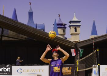 بالصور.. 156 لاعباً يستأنفون منافسات البطولة العالمية للكرة الشاطئية بمنتجع جرافتى .. ورئيس أوربت القابضة: تساهم في تنشيط للسياحة