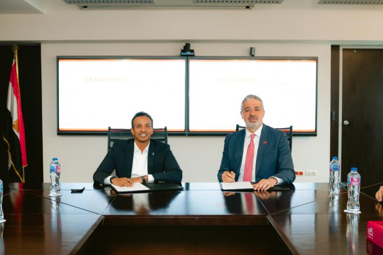 “المطورون العرب القابضة” تتعاون مع “إي آند بيزنس” لتطوير البنية التحتية للاتصالات في مشروعي نيووم أسيوط ونيووم مستقبل
