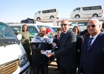 البنك الزراعي المصري يسلم 78 سيارة ميكروباص ضمن مبادرة إحلال السيارات بمحافظة المنيا