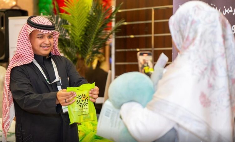 بدء توافد طلائع الحجاج إلى مكة المكرمة والمدينة المنورة بوصول حجاج ماليزيا