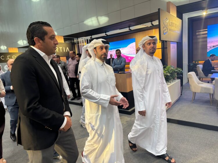 وزير البلدية القطري يزور معرض عقارات النيل ويشيد بالتنظيم وجودة المشروعات