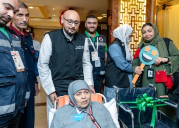 من المستشفى إلى صعيد عرفة… «عفاف» تسير بخطى الأمل في رحاب مكة