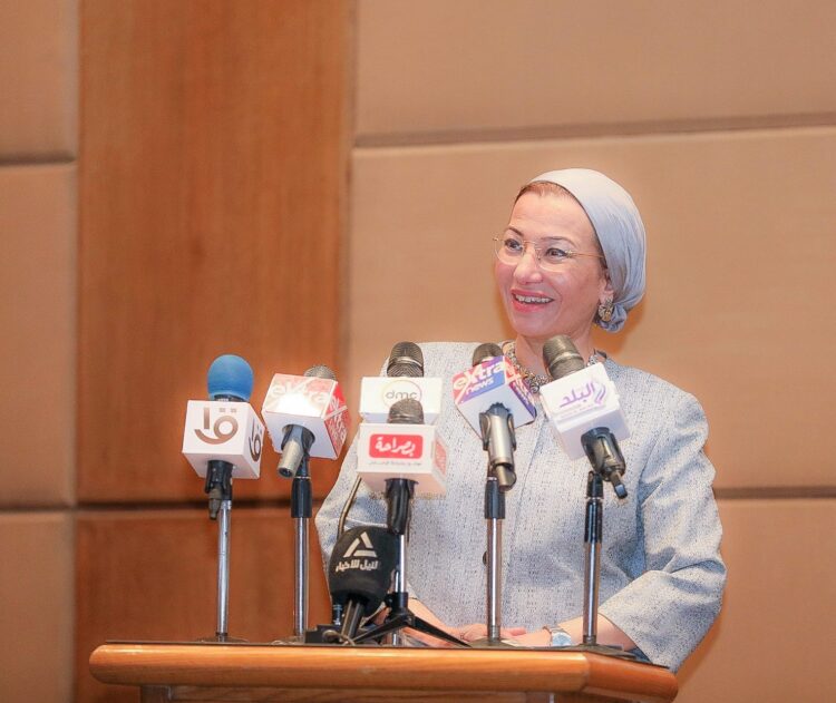وزيرة البيئة تطلق حملة “قللها” لزيادة الوعي بالمخاطر البيئية والصحية من استخدام الأكياس البلاستيكية أحادية الاستخدام
