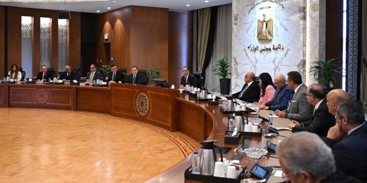 أمجد حسنين : السماح بالبيع بالدولار للأجانب والزام المطورين بإدخال العوائد الى البنوك المصرية خطوة قوية لتنظيم السوق ودفع تصدير العقار