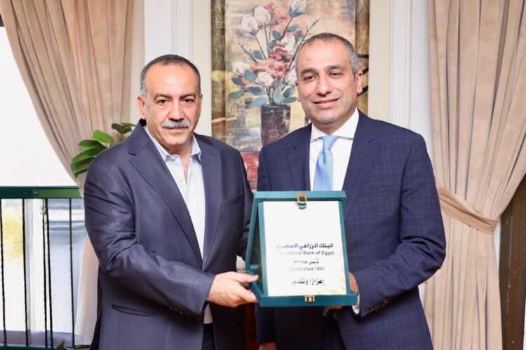 رئيس البنك الزراعي المصري يلتقي محافظ أسيوط لبحث تعزيز التعاون ودعم التنمية الزراعية بالمحافظة