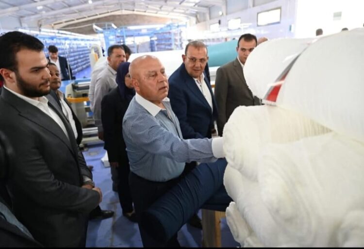 «إيجي دينيم للنسيج» تشهد زيارة تفقدية من وزير الصناعة لمصنعها بالعاشر من رمضان