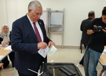 أمين عام حزب الجبهة يدلي بصوته في انتخابات الشيوخ.. ويؤكد: صوتك خنجر في صدر الجماعات الإرهابية