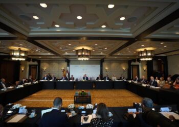 ملك إسبانيا يترأس لقاء خاص مع عدد من رجال الأعمال لتعزيز دور القطاع الخاص بحضور وزير الاستثمار والتجارة الخارجية