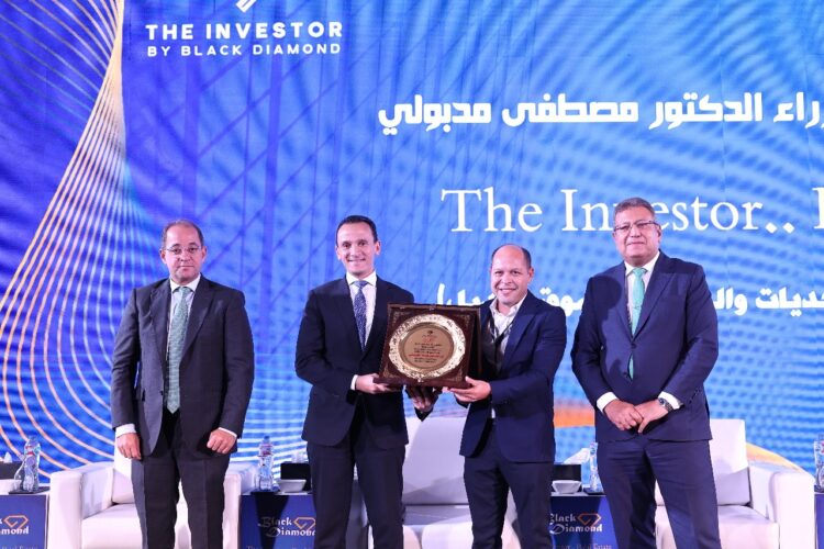 بالصور.. مؤتمر The Investor يكرم وزيرَي المالية والإسكان ورئيس هيئة الاستثمار وأمين عام المؤتمر