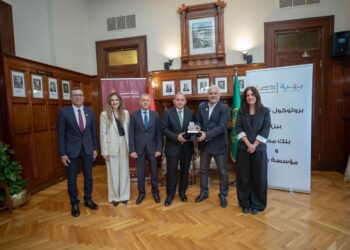 بنك مصر يواصل مساندة محاربات سرطان الثدي ويدعم مؤسسة بهية بـ 45 مليون جنيه