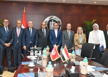 وزير الاستثمار والتجارة الخارجية يبحث مع رئيس الاتحاد التونسي للصناعة والتجارة سبل تعزيز التعاون التجاري ودعم الاستثمارات المشتركة بين البلدين