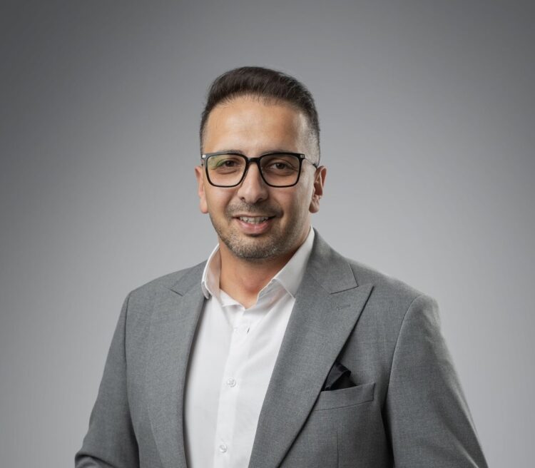 د. عمرو العدل نائب رئيس مجلس إدارة “MBG “.. المتحف المصري الكبير يضيف 135 ألف فرصة عمل بشكل مباشر وغير مباشر