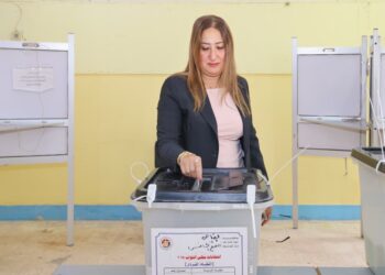“رئيس البريد” تُدلي بصوتها.. في انتخابات مجلس النواب 2025