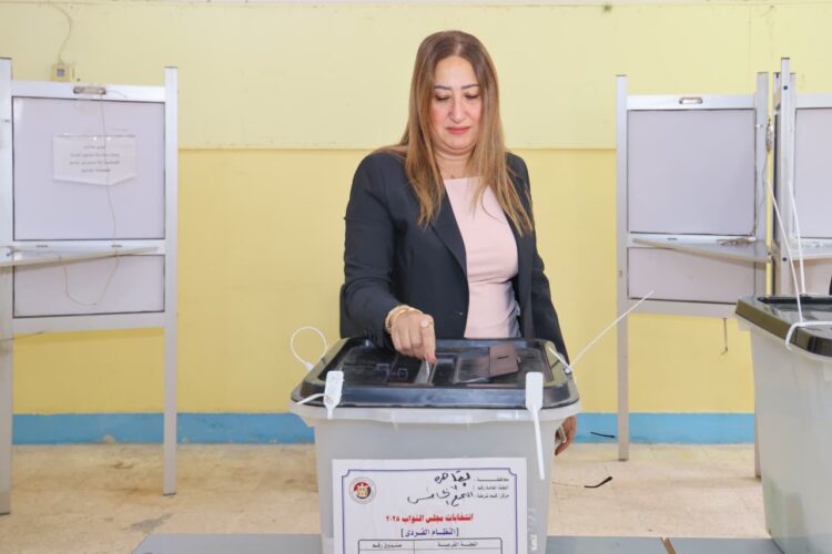 “رئيس البريد” تُدلي بصوتها.. في انتخابات مجلس النواب 2025