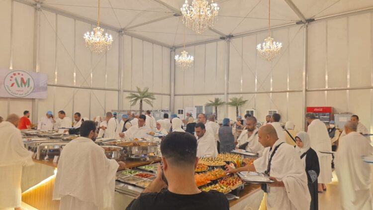 المطوف علاء محضر: نخدم 5 آلاف حاج مصري سنويًا..وموسم الحج الماضي ناجح ويُدرَّس عالميًا