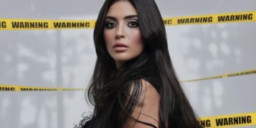 المغربية صافية التازي تتخطى ال 1.6 مليون مشاهدة ب”اول نظرة” .. وتجري جلسات عمل لدويتو باللهجة المصرية