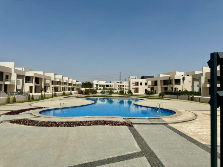 «كايرو كابيتال للتطوير» تحقق إنجازا استثنائيا بتسليم 3 مشروعات فيلات بغرب القاهرة خلال عامين