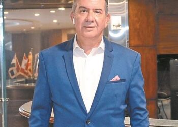 إيهاب عبد العال أمين صندوق اتحاد الغرف السياحية: نستهدف جذب 23 مليون سائح في 2026.. والمحافظات السياحية تبدأ مرحلة جديدة