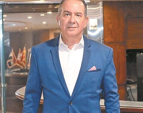 إيهاب عبد العال أمين صندوق اتحاد الغرف السياحية: نستهدف جذب 23 مليون سائح في 2026.. والمحافظات السياحية تبدأ مرحلة جديدة