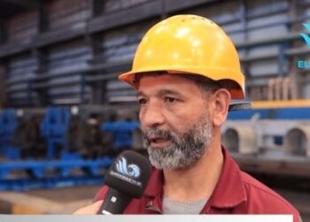 “صناع الفرصة” يرصد استغاثة 3000 عامل بقطاع الحديد والصلب