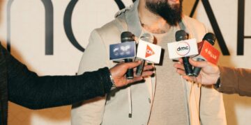 محمد منير يغني ” في حتة لوحدى.. والنيل دا حكايتي ” ضمن حملة تشويقية ” لنوفارا هولدينج “