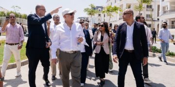 المهندس عمرو سليمان في جولة ميدانية لتفقد مشروعات ماونتن ڤيو في القاهرة الجديدة برفقة الرؤساء التنفيذيين للشركة