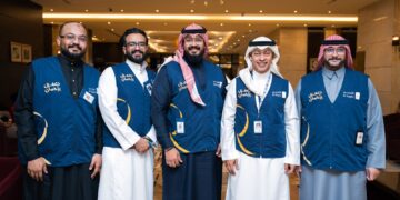 “الراجحي” تستقبل أولى رحلات الحج السياحى البرى في مكة بالورود والهدايا ومياه زمزم