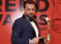 بالصور .. مصمم المجوهرات محمد القريو يواصل تألقه ويحصد جائزة “تريند أوردز الشرق الأوسط” للأكثر تاثيرا