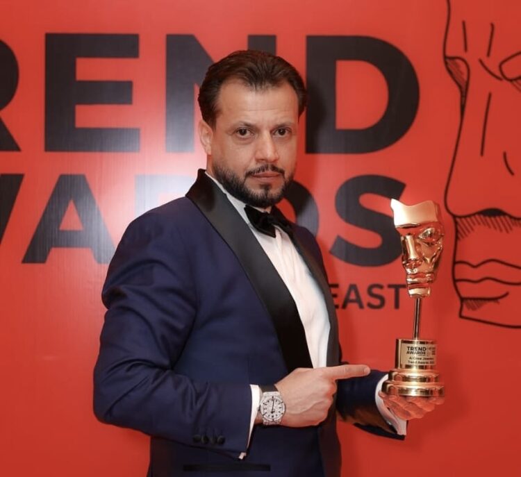 بالصور .. مصمم المجوهرات محمد القريو يواصل تألقه ويحصد جائزة “تريند أوردز الشرق الأوسط” للأكثر تاثيرا