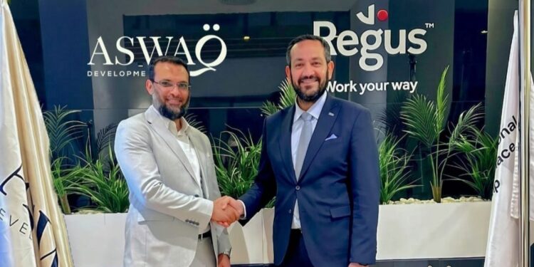 “أسواق للتطوير” توقع اتفاقية تعاون مع IWG العالمية لتواجد مقر Regus بـ”مول سولاريا” في الشروق