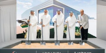 بمساحة 20,000 متر مربع في المنطقة الحرة لجبل علي “جافزا”.. موانئ دبي العالمية ولينتارا العقارية التابعة لمجموعة آركابيتا تضعان حجر الأساس لإنشاء مركز لوجستي متطوّر