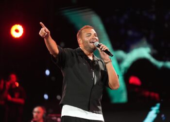 بالصور .. رامي صبري يشعل 6 أكتوبر ب أضخم حفل صيفي وحضور عربي وخليجي لافت .. ويعلن عن إطلاق “القمر” 16 يونيو