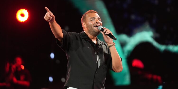بالصور .. رامي صبري يشعل 6 أكتوبر ب أضخم حفل صيفي وحضور عربي وخليجي لافت .. ويعلن عن إطلاق “القمر” 16 يونيو
