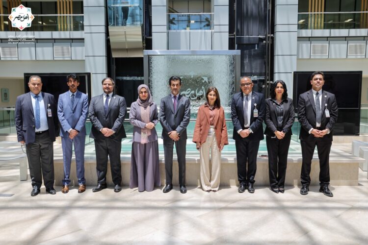 تعزيزًا للتعاون الإنساني والطبي بين مصر ودولة قطر… السفير القطري في زيارة لمستشفى أهل مصر لعلاج الحروق