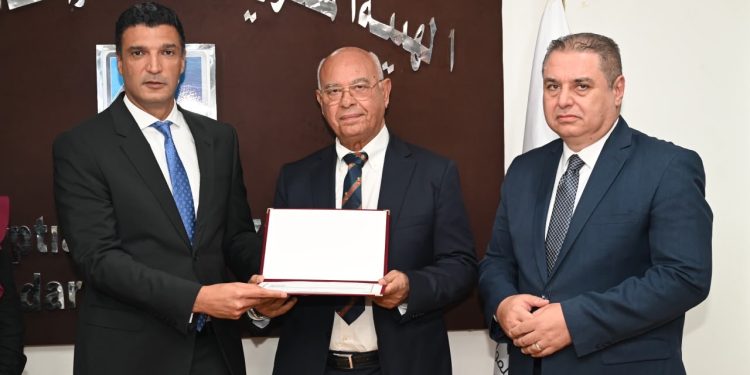 وزير الصناعة يكرّم الزنوكي للأجهزة الكهربائية عن منتجات «تاتش» لحصولها على شهادات علامة الجودة وكفاءة الطاقة والأداء البيئى