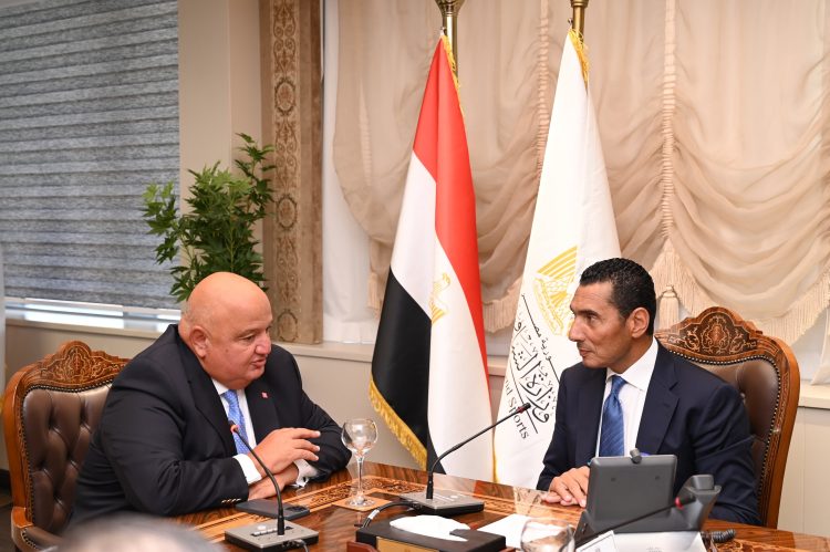 وزير الشباب والرياضة يلتقي بالرئيس التنفيذي والعضو المنتدب لبنك saib لبحث تعزيز التعاون المشترك بين الجانبين