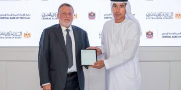 المركزى الإماراتى والمصري يوقعان اتفاقية تجديد مقايضة الدرهم الإماراتي والجنيه المصري بقيمة 5 مليارات درهم إماراتي