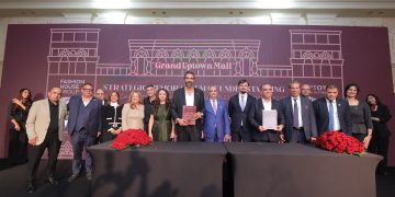 أبتاون 6 أكتوبر توقع شراكة استراتيجية مع فاشون هاوس جروب البريطانية FHG لتطوير أول وجهة متكاملة للأوتليت بمشروع جراند ابتاون مول GUM باستثمارات تتجاوز ال 6 مليار جنيه