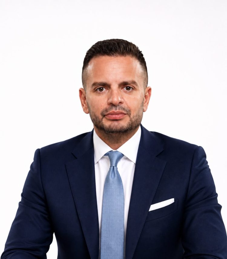 الدكتور محمد راشد يقترح تدشين «مختبر تنظيمي» يختبر الجدارة والقدرة على التنفيذ للشركات العقاريه الجديده.